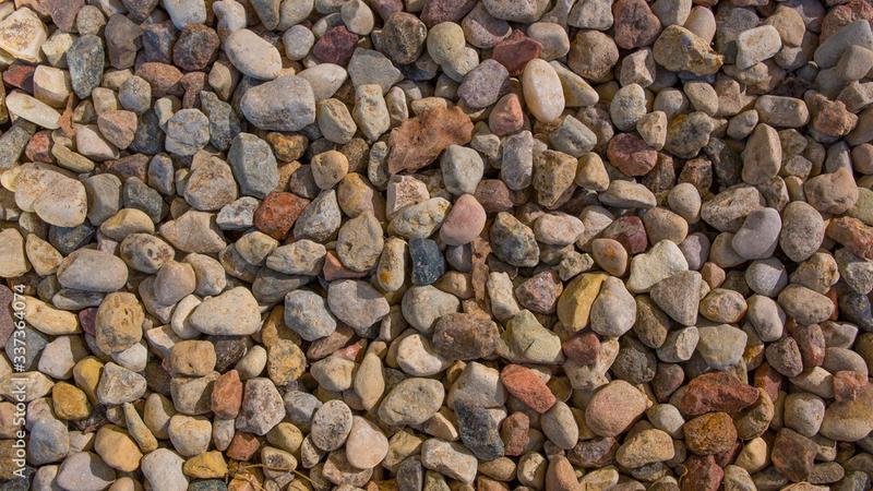 Praktyczne porady na temat prawidłowego przygotowania gruntu pod otoczaki ogrodowe