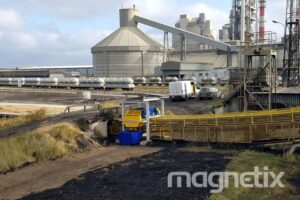 Cement czy gotowa zaprawa – co wybrać, aby zbudować lepszą konstrukcję?