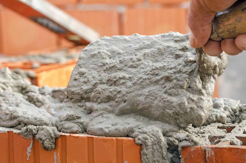 Jak łatwo przygotować zaprawę murarską: proste metody i pułapki, których warto unikać