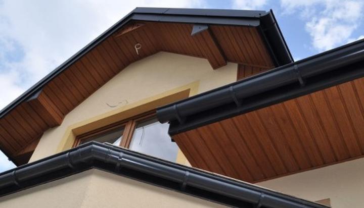 Elegancja elewacji złoty dąb