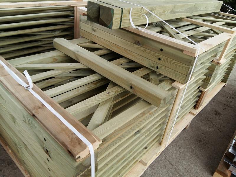 Skuteczne metody ochrony drewnianych powierzchni przed trudnymi warunkami atmosferycznymi