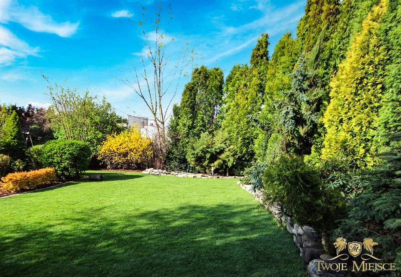 Zasłoń ogrodzenie panelowe – sprawdź 5 efektywnych metod na zachowanie prywatności